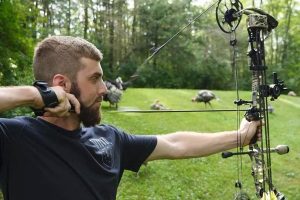 How To Aim A Compound Bow